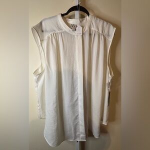Worthington Elegant White Sleeveless Top